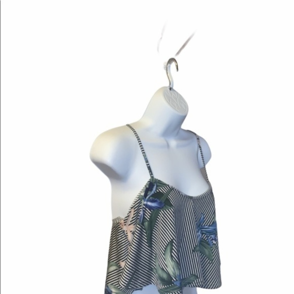 Revamped white & blue floral/striped print…